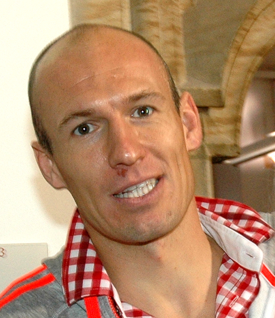 Arjen Robben duwt Wilfred Genee weg bij jeugdwedstrijd: 'Jij moet je er niet mee bemoeien'